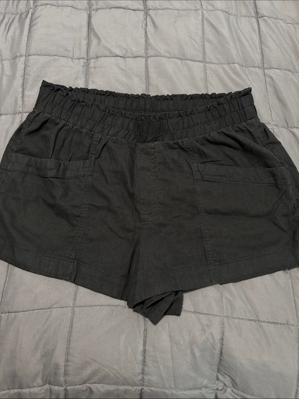 a new day Black High-Waist Smocked Pocket Shorts Women’s XL
